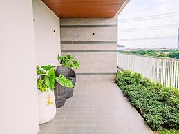 Elegant Studio Pacific Garden Apartment Near Alam Sutera