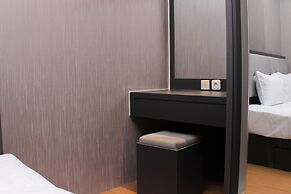 Comfort And Restful 2Br At Bassura City Apartment