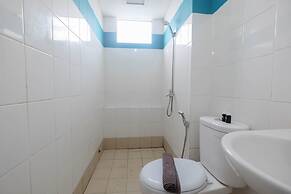 Great Location And Comfort 3Br At Bassura City Apartment