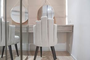 Nice And New 1Br With Office Room At Daan Mogot City Apartment