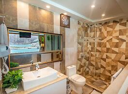 Luxus Hunza Attabad Lake Resort