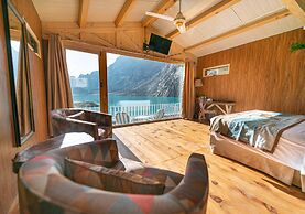 Luxus Hunza Attabad Lake Resort