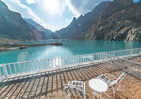 Luxus Hunza Attabad Lake Resort