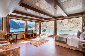Luxus Hunza Attabad Lake Resort