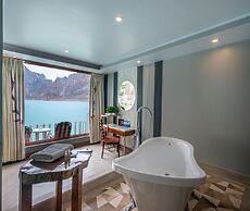 Luxus Hunza Attabad Lake Resort