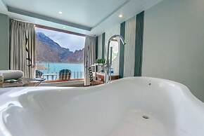 Luxus Hunza Attabad Lake Resort