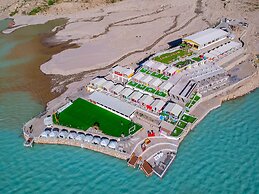 Luxus Hunza Attabad Lake Resort