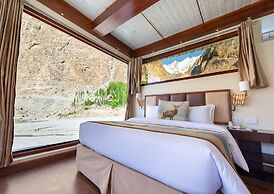 Luxus Hunza Attabad Lake Resort