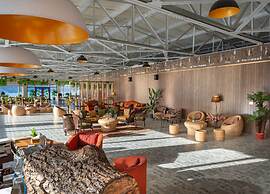 Luxus Hunza Attabad Lake Resort