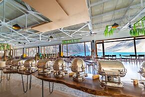 Luxus Hunza Attabad Lake Resort