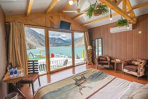 Luxus Hunza Attabad Lake Resort