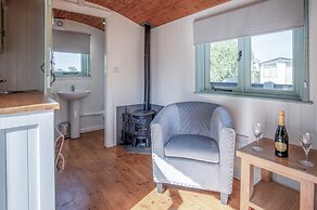 Willow - 1 Bedroom - Amroth