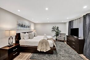 Trendy Renovated 4 BR  Home with POOL