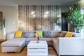 Lumina luxury apartment with 3 terraces