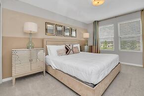 4 Bed Townhome With Private Pool Near Disney! 4 Bedroom Townhouse by R