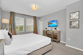 4 Bed Townhome With Private Pool Near Disney! 4 Bedroom Townhouse by R