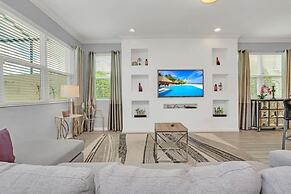 4 Bed Townhome With Private Pool Near Disney! 4 Bedroom Townhouse by R