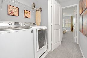 4 Bed Townhome With Private Pool Near Disney! 4 Bedroom Townhouse by R