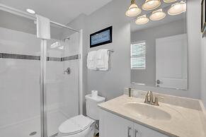 4 Bed Townhome With Private Pool Near Disney! 4 Bedroom Townhouse by R