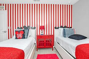 4 Bed Townhome With Private Pool Near Disney! 4 Bedroom Townhouse by R