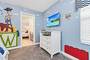 Monopoly Fun Storey Lake Resort 6 Bed Star Home! 6 Bedroom Villa by Re