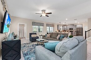 Monopoly Fun Storey Lake Resort 6 Bed Star Home! 6 Bedroom Villa by Re