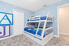 Monopoly Fun Storey Lake Resort 6 Bed Star Home! 6 Bedroom Villa by Re