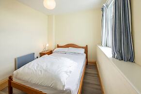 Beach Side House in Beautiful Borth