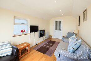 Beach Side House in Beautiful Borth