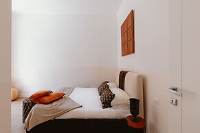 A World Aparts - 504 Corso