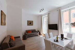 A World Aparts - 504 Corso