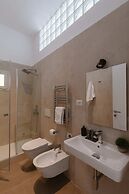 A World Aparts - 504 Corso