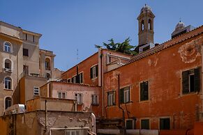 A World Aparts - 504 Corso