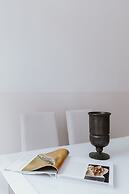 A World Aparts - 504 Corso