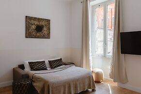 A World Aparts - 504 Corso