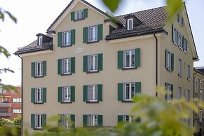 EH Apartments Saturn