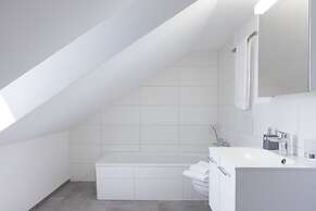 EH Apartments Saturn