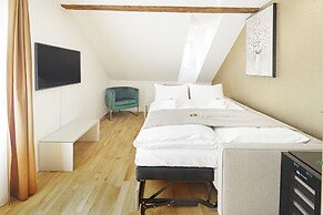 EH Apartments Saturn