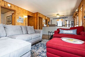 Cottage on Big Pine Island Lake