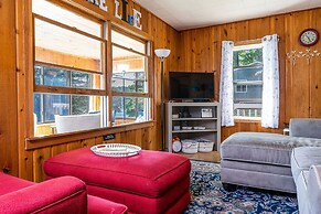 Cottage on Big Pine Island Lake