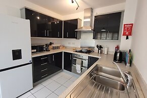 House of 4 Chimneys by Your Lettings UK