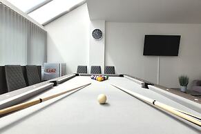 House of 4 Chimneys by Your Lettings UK