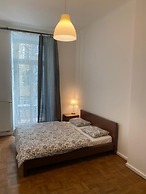 Large 3 Bedroom Family Apartment With Balcony