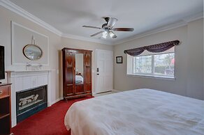 Pelican Cove Inn
