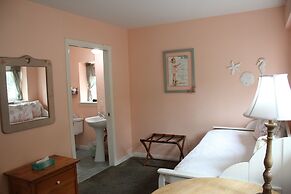 Pelican Cove Inn