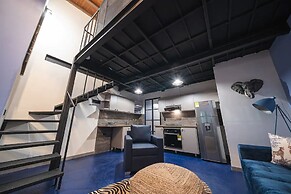 HOLT - Astorga Gardens - The African