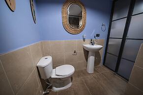 HOLT - Astorga Gardens - The African