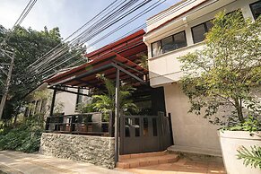 HOLT - Astorga Gardens - The African