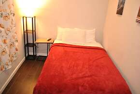 L 3 Downtown Newark Guesthouse