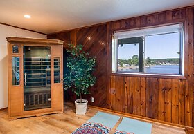 Stone Ledge Lake Getaway